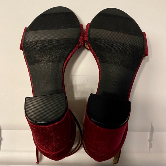 Old Navy Size 6 Burgundy Velvet Chunky Heel with Ankle Strap - Picture 6 of 7